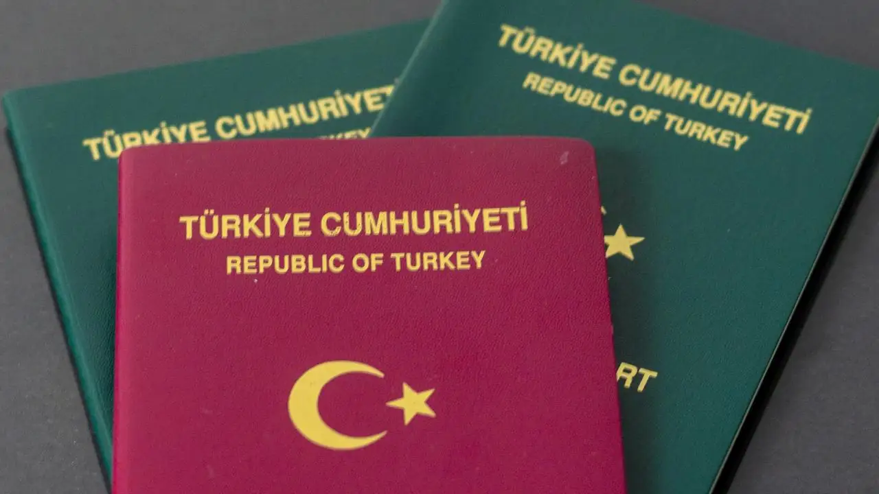 Pasaport ve yurt dışı çıkış harcı 2025'te zamlanıyor! 5 Ogrenci pasaportu.webp