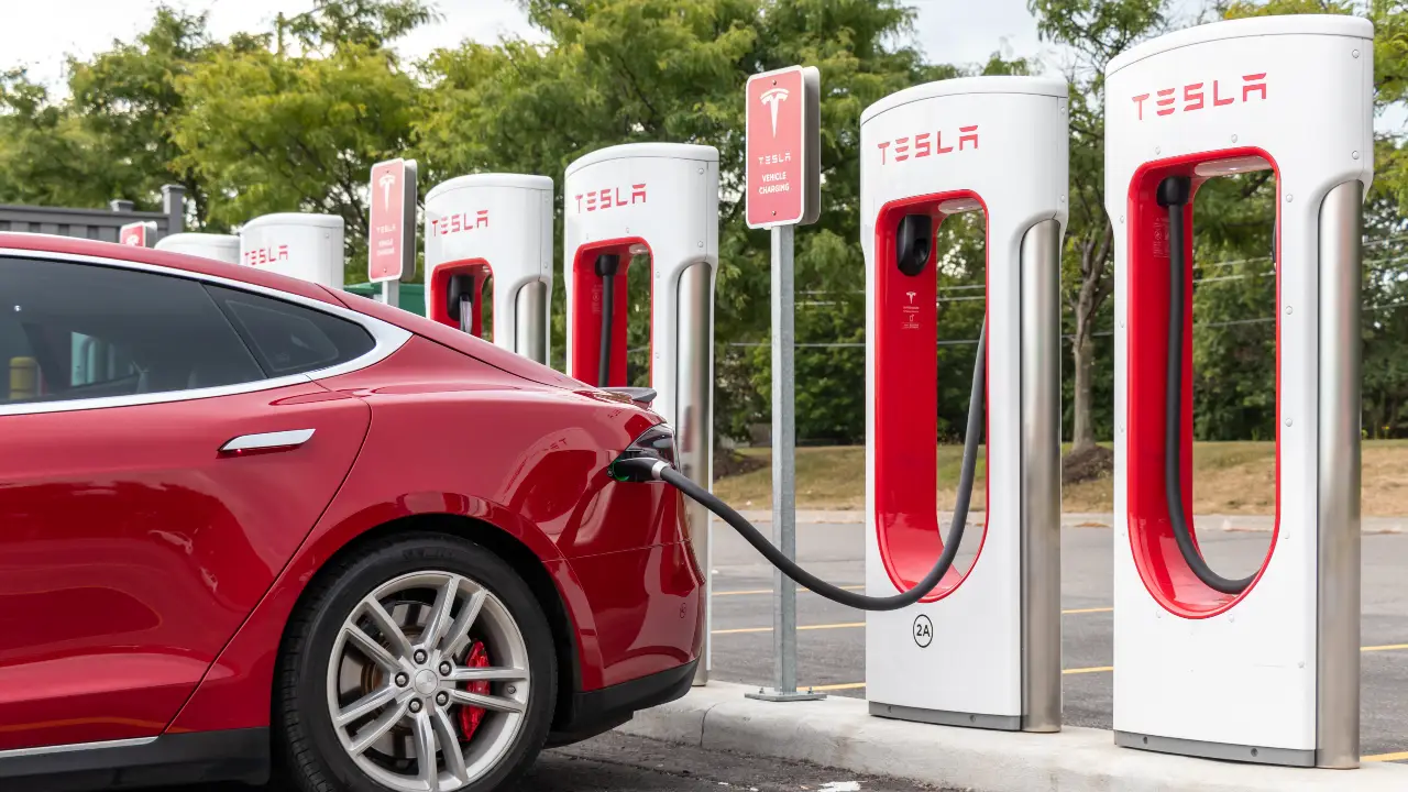 Tesla elektrikli araçların şarjını iyileştirecek yeni teknoloji geliştirdi 4 Tesla sarj surelerini dort kata kadar hizlandiriyor.webp