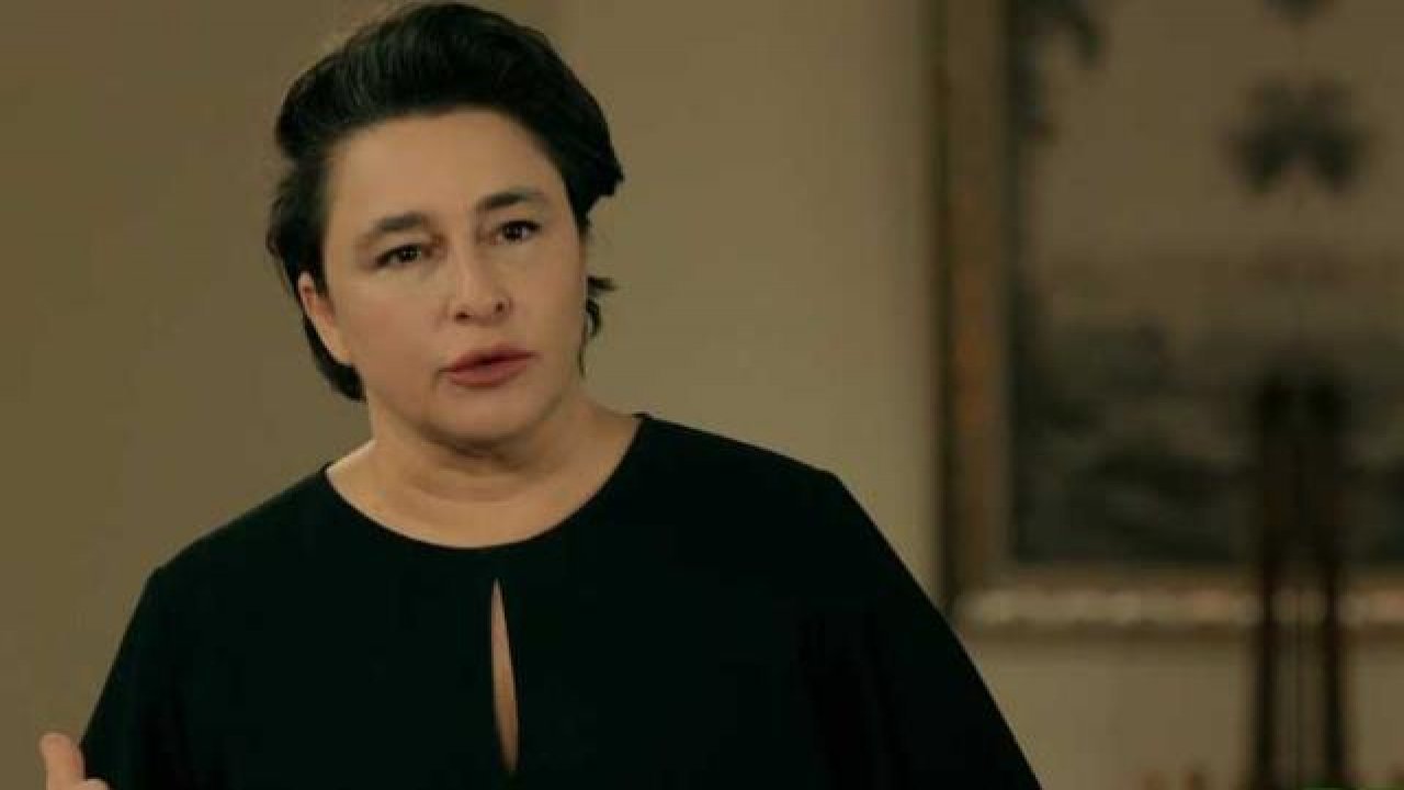 Ünlü oyuncu Esra Dermancıoğlu Türkiye'yi terk etti! 1 494762