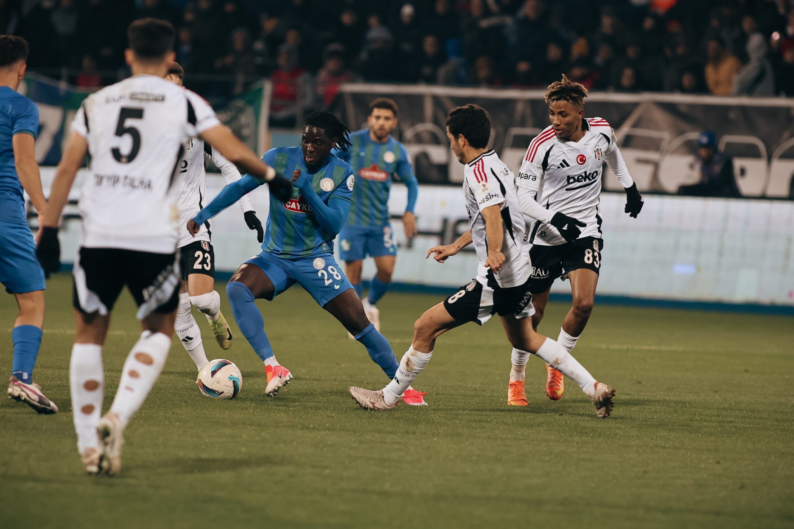 Beşiktaş’ın Kötü Oyunu Devam Ediyor: Spor Yazarlarından Sert Tepkiler 4 495224 scaled