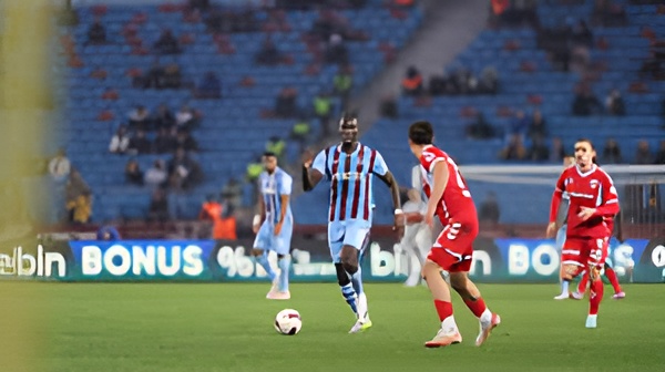 Samsunspor’dan kritik galibiyet: Trabzonspor’u 2-1 mağlup etti! 26 495333