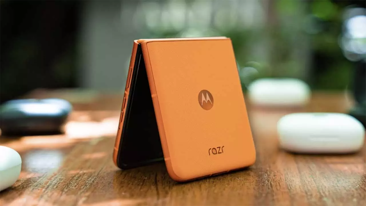 Motorola Razr 60 Ultra için geri sayım! İşte özellikleri 6 Motorola Razr 60 Ultra icin geri sayim Iste ozellikleri 2.webp