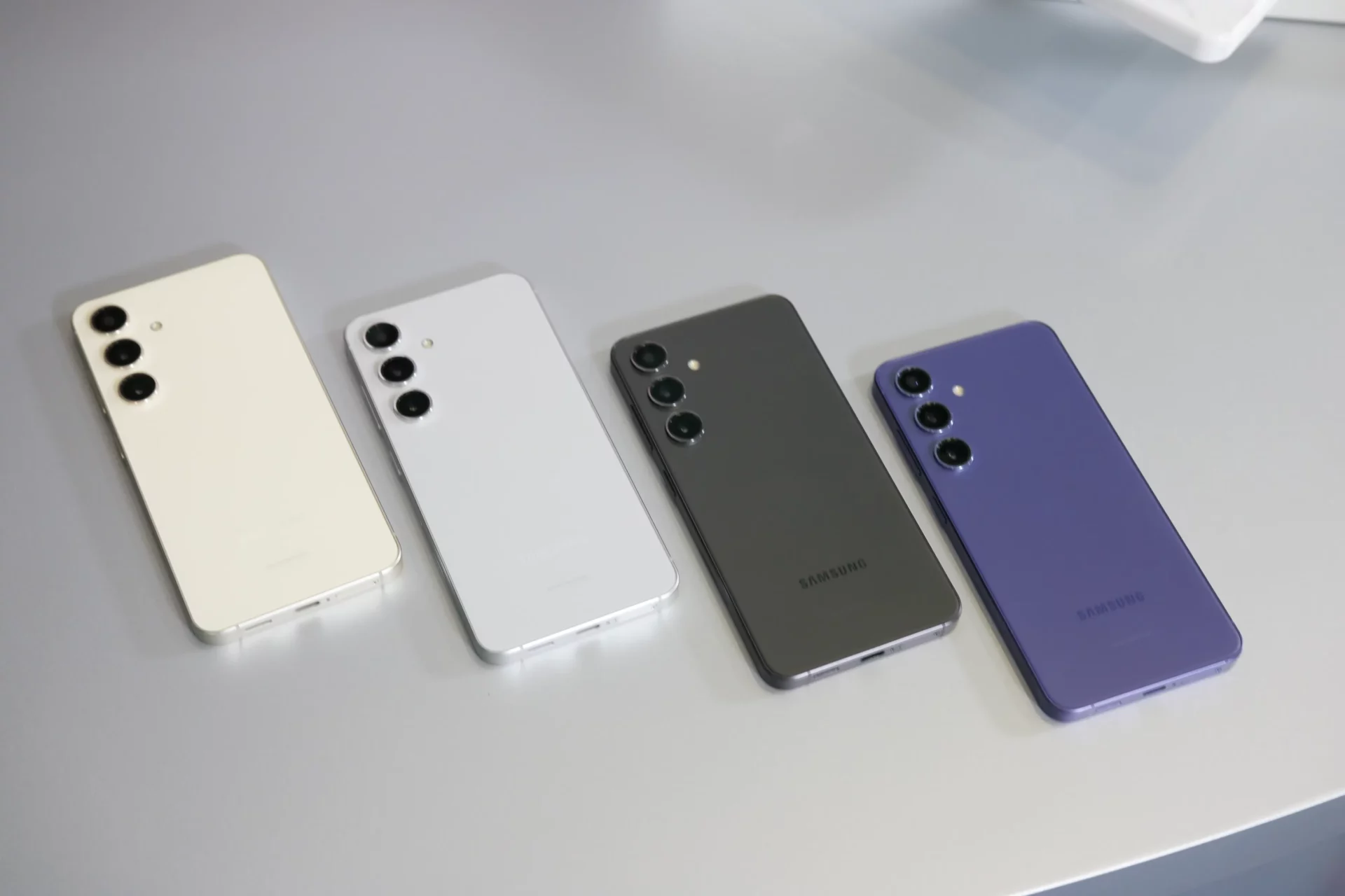 Samsung, Galaxy A32 5G için Ocak 2025 güncellemesini yayınladı 4 Samsung elestirileri dikkate aldi2.webp