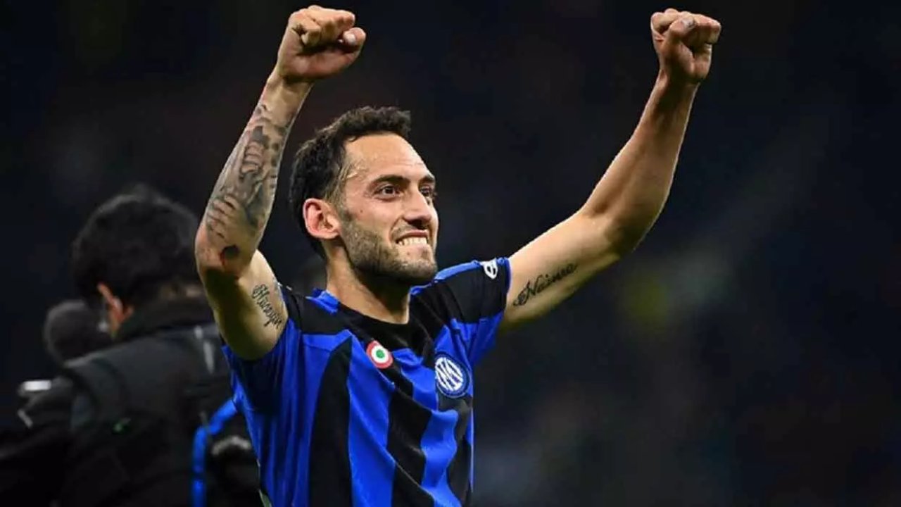 Newcastle United'dan Hakan Çalhanoğlu hamlesi! 12 501574