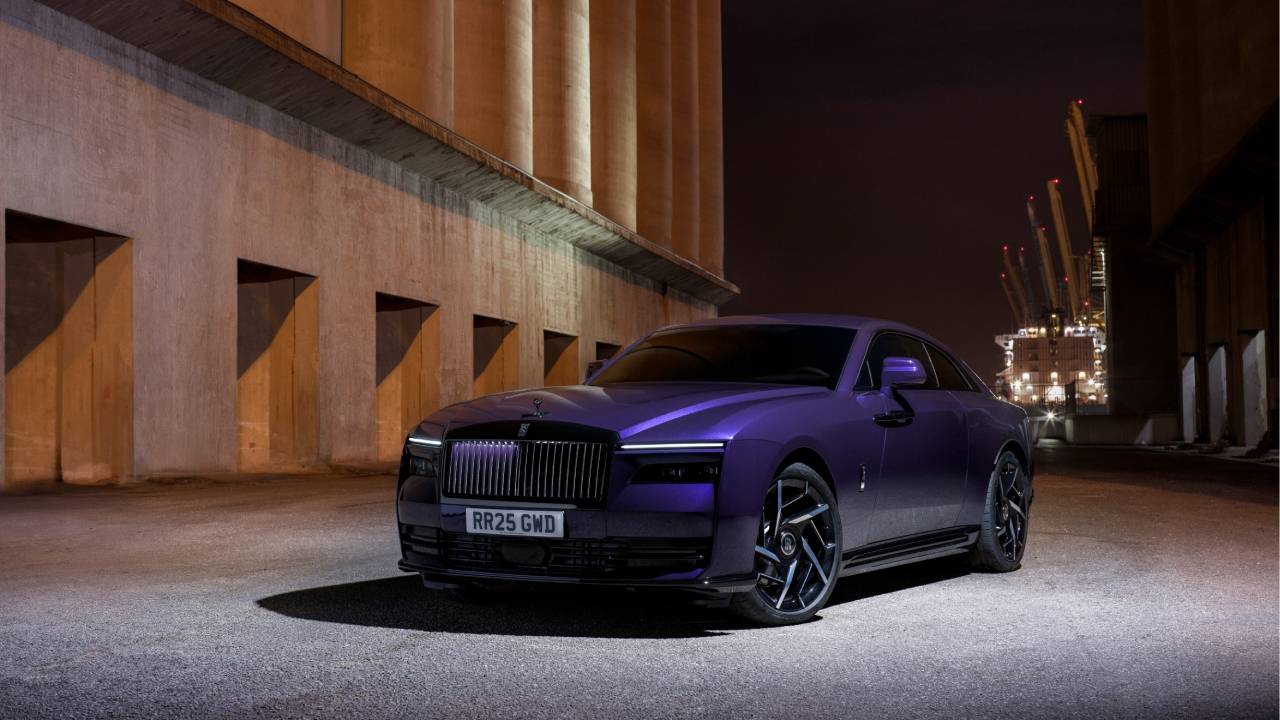Rolls-Royce Black Badge Spectre özellikleri 9 55 1