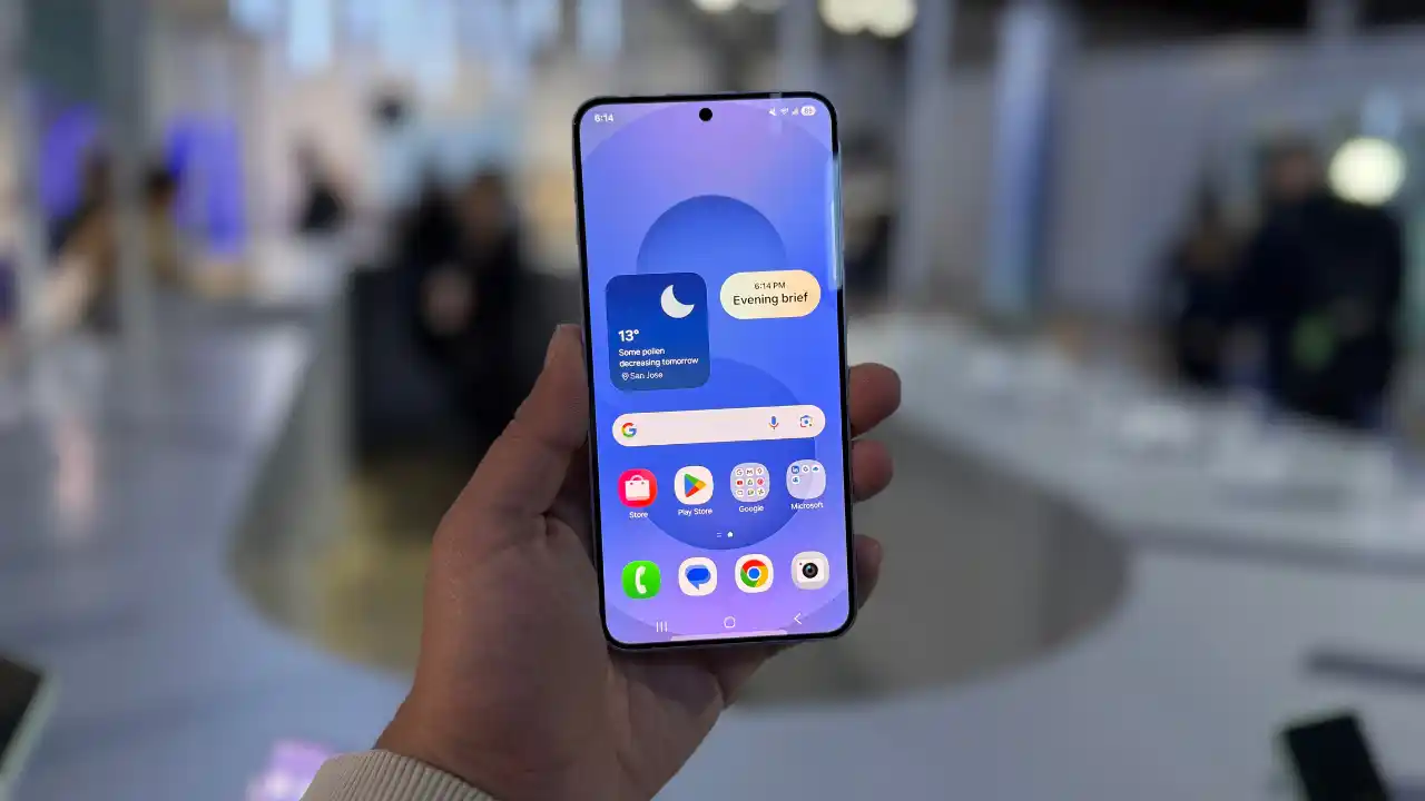 One UI 7 eski Samsung telefonlarda bazi ozellikleri kisitlayabilir 1.webp