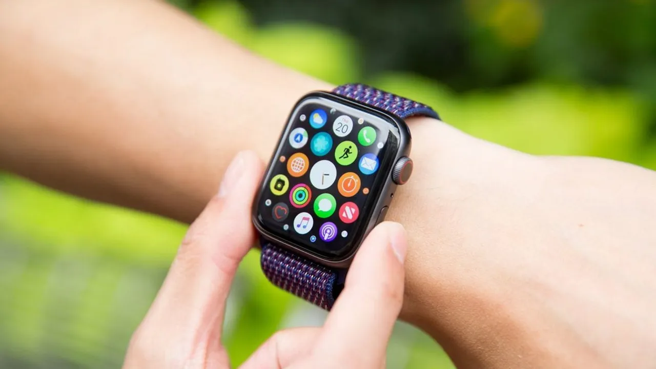 Apple Watch bir kez daha hayat kurtardı! 1 apple plastik kasa watch se kapak.webp