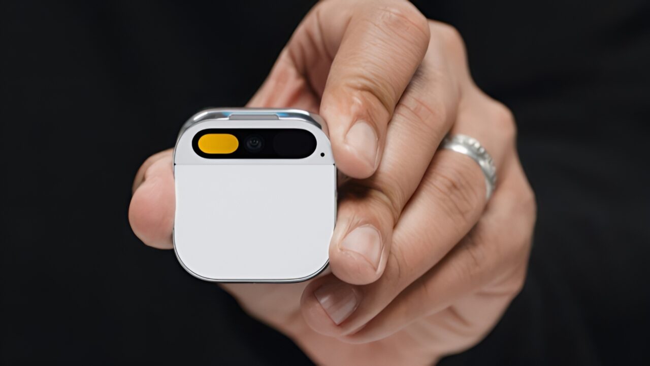 humane ai pin iade hp satin aldi e1739993630693