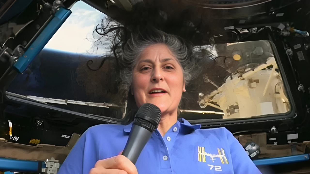 uzay nasa astronotu yaslandilar 10 gun 8 aydir donemediler