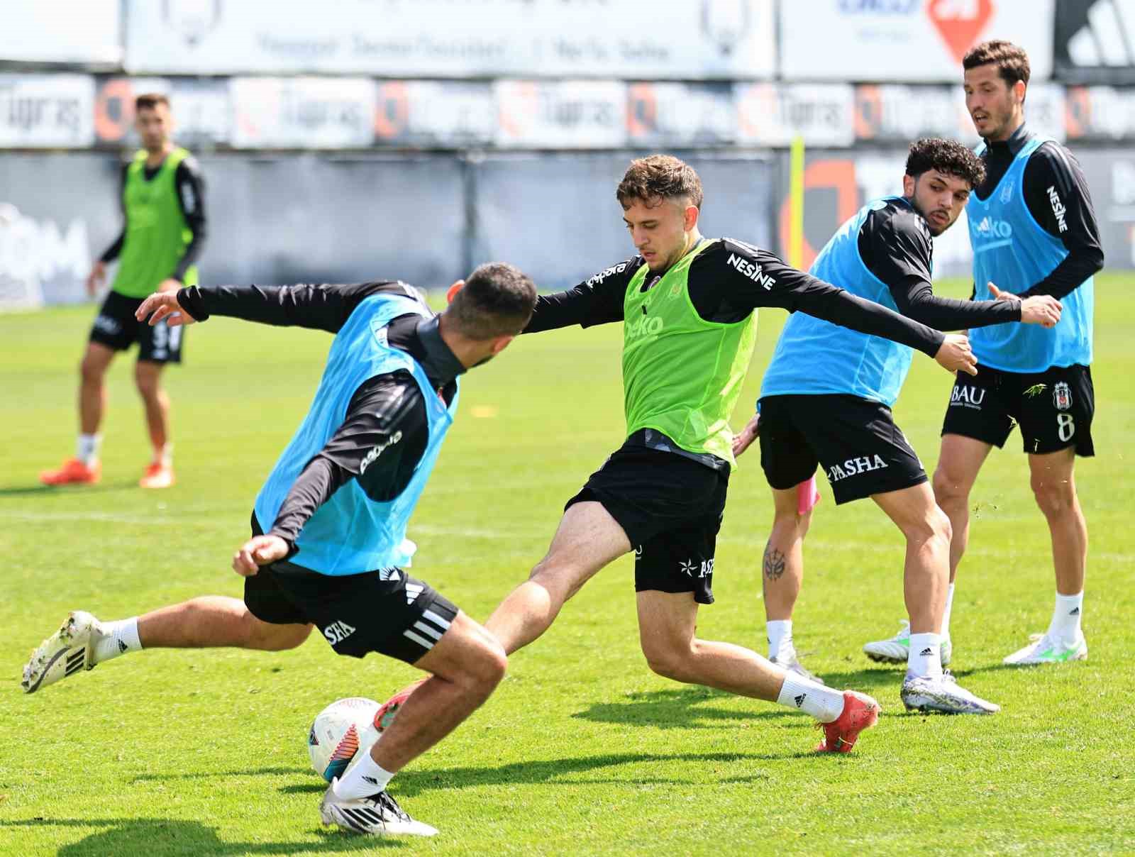 Beşiktaş, Kasımpaşa maçı hazırlıklarına başladı 1 509121