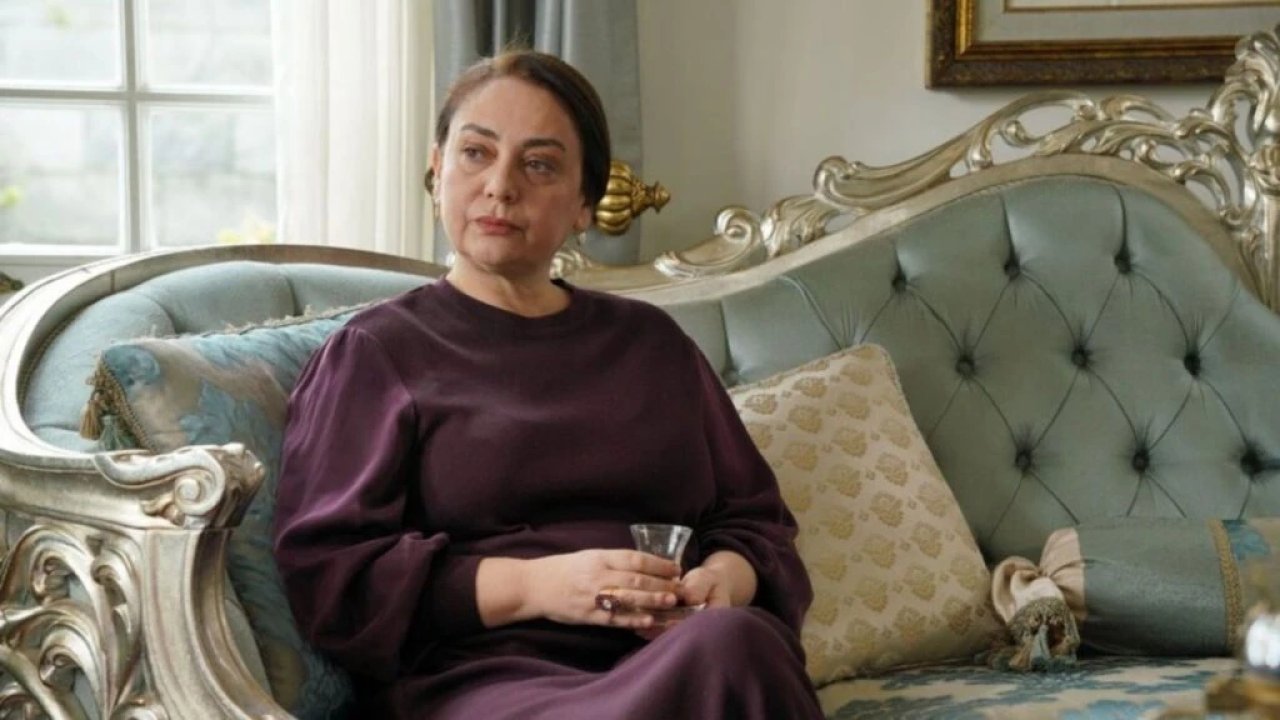 Sibel Taşçıoğlu takipten çıktı, dizinin senaristinden açıklama geldi: 'Çocukça buluyorum&.. 11 511391