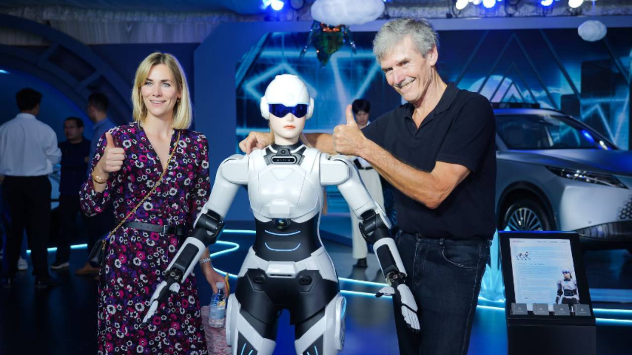 Chery’den yapay zekalı robot: Aimoga 5 89 2