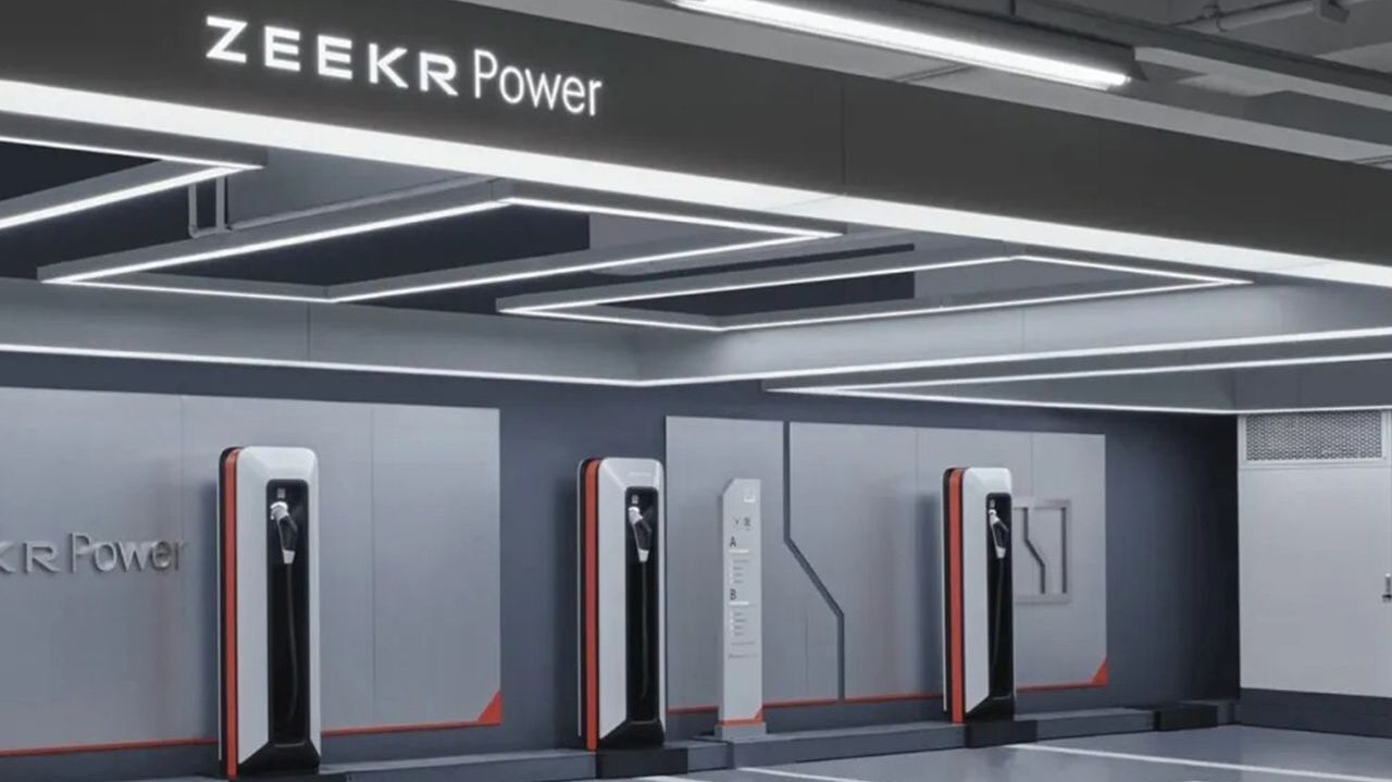 Zeekr, 1.2 MW’lık şarj cihazını görücüye çıkardı! 13 Zeekr 1
