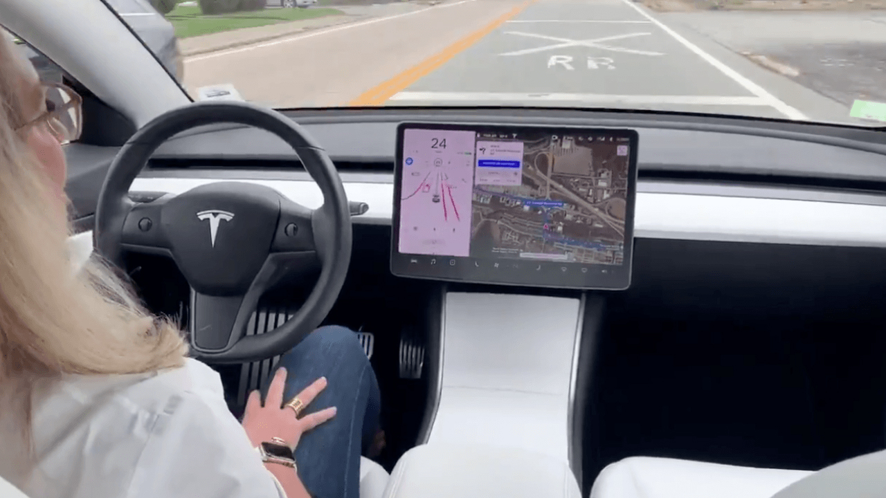 Çin, ''otonom sürüş'' ifadesini yasakladı! Peki neden? 3 tesla nin otonom surus teknolojisinde korkutan hata