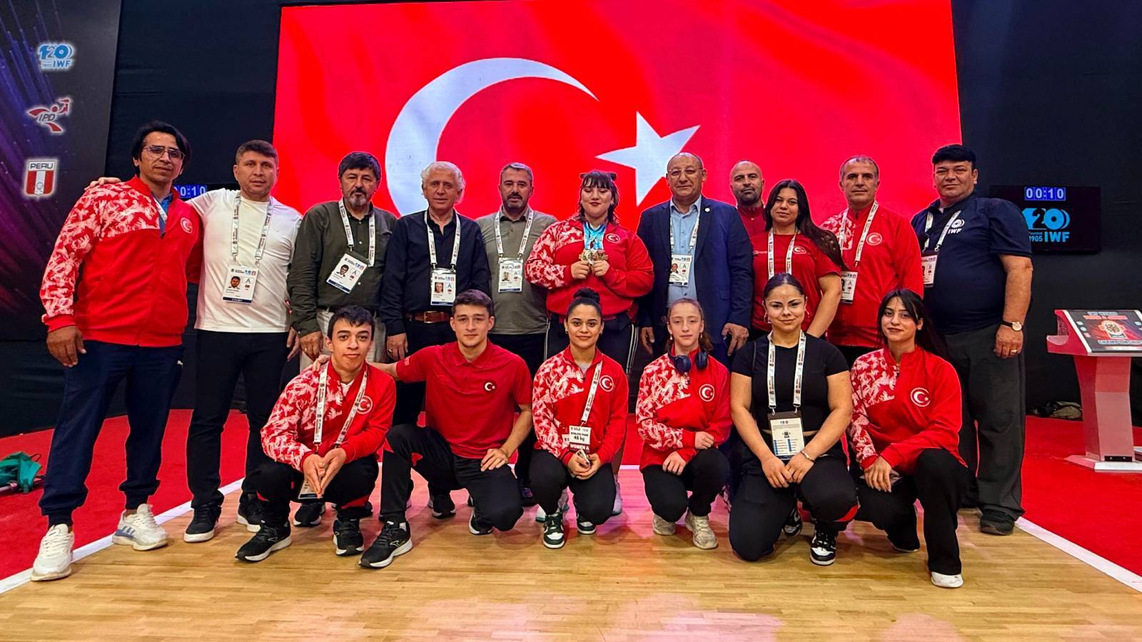 Lima’da zafer gecesi! Fatmagül çevik dünyayı sırtladı 10 515413