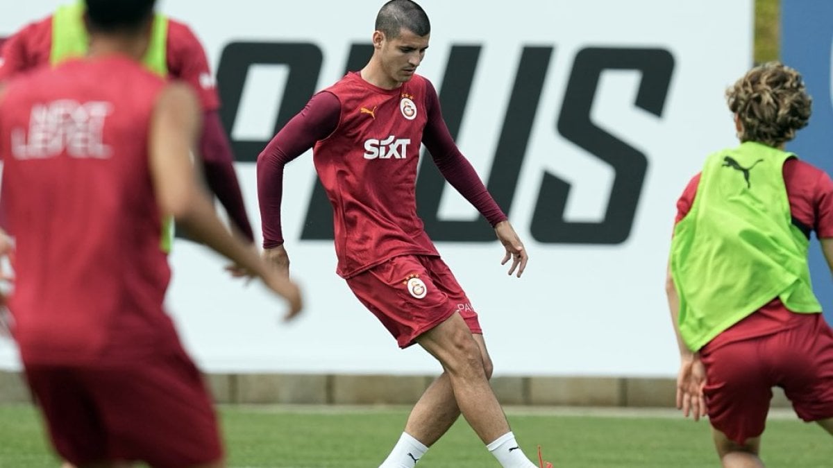 Galatasaray, Trabzonspor maçı hazırlıklarını sürdürdü: Yarın Trabzon’a gidiyor 10 516058