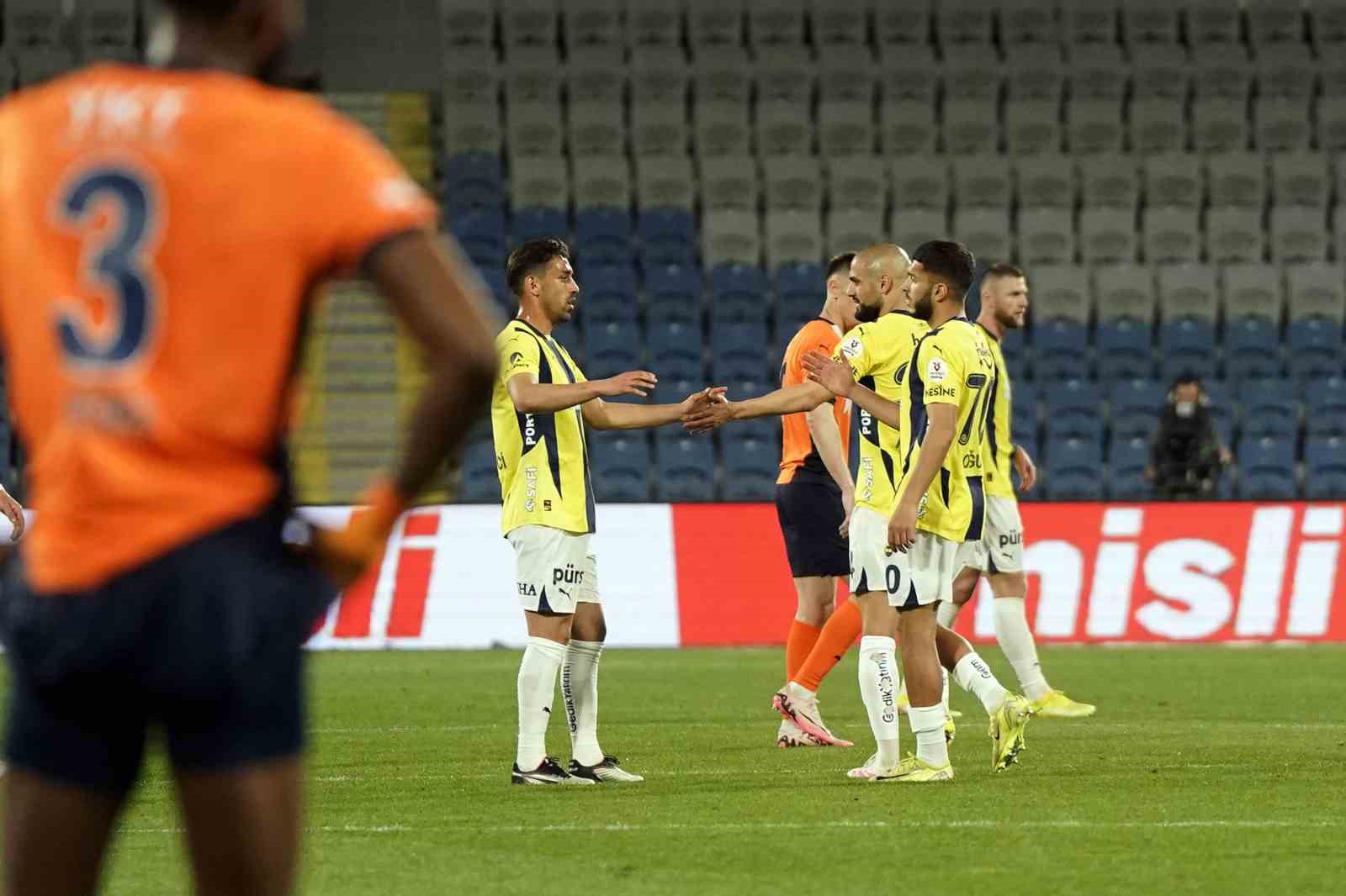 Fenerbahçe'nin Başakşehir serisi: 7 maçta 7 galibiyet 1 516213