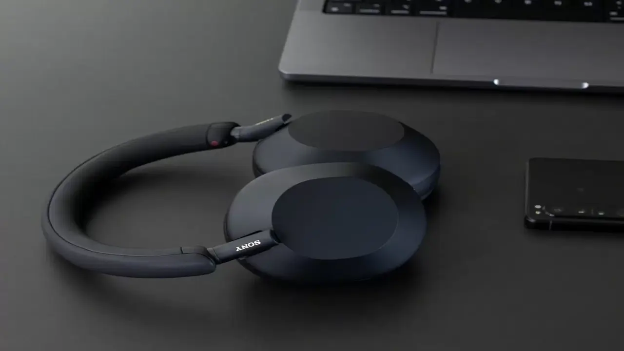 Sony, yeni üst düzey kulaklık modeliyle geliyor! 14 Sony WH 1000XM6 1.webp