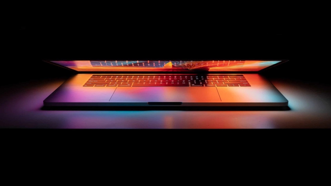 Laptop fanı çalışmıyor! Ne yapabilirim? 21 en guclu laptop islemcisi apple m3 max geliyor 1 SDN