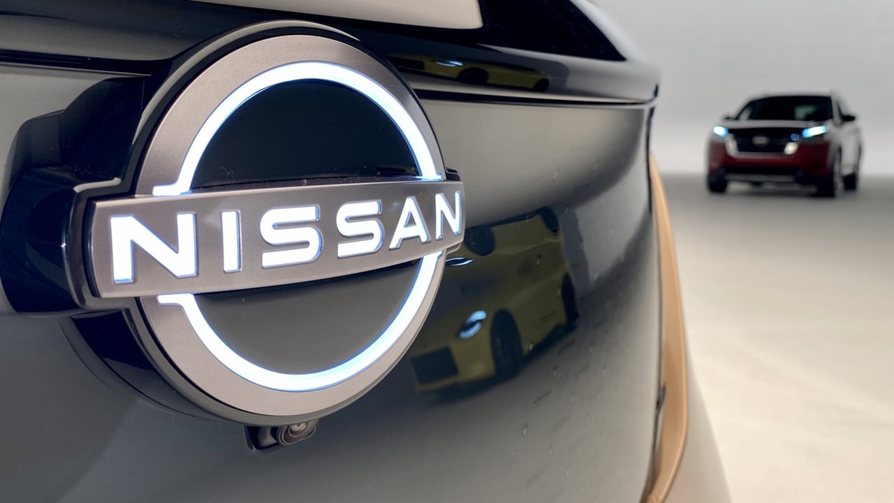 Nissan, 20 bin kişiyi işten çıkarabilir! 1 renault nissan satiyor