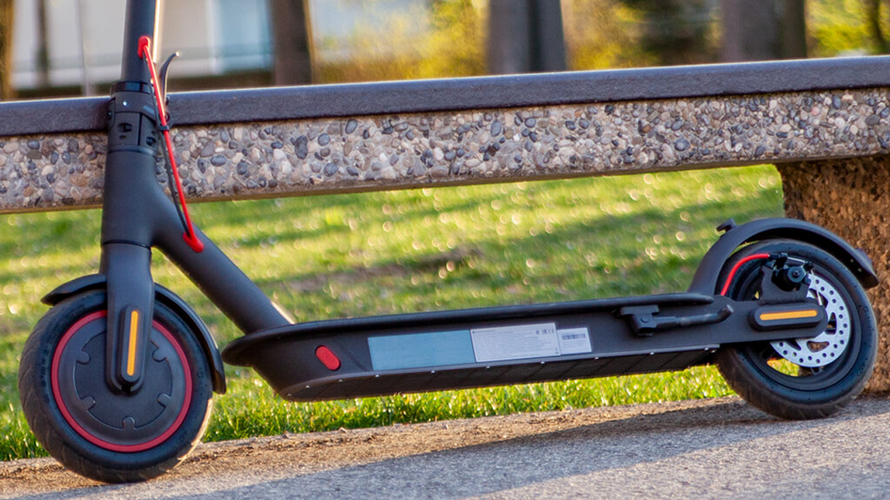 Xiaomi, yeni elektrikli scooter modeliyle geliyor! 17 xiaomi mi electric scooter pro 2 yi tanitti