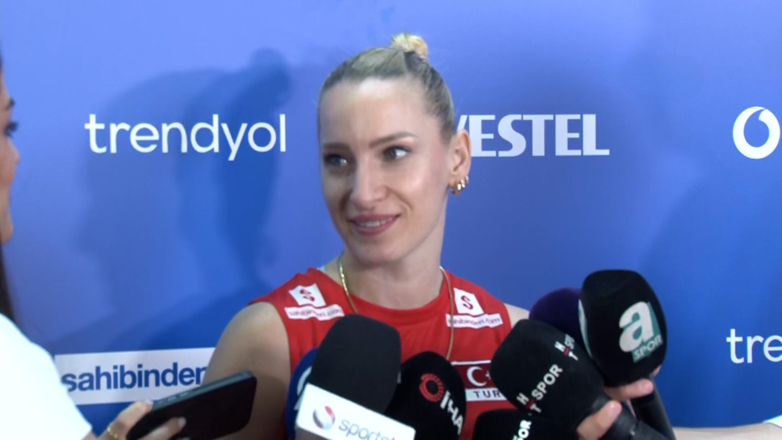 Filenin Sultanları Kanada'yı Devirdi: Gizem Örge'den Galibiyet Yorumu 10 524343