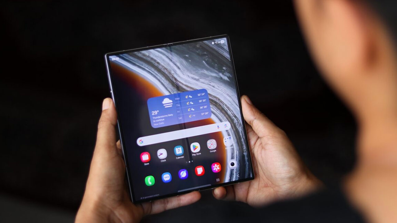 Galaxy Z Flip 7 FE, Flip 7, ve Fold 7 görselleri ortaya çıktı! 13 galaxy z flip 7 fe flip 7 ve fold 7 detayli gorselleri ortaya cikti 1