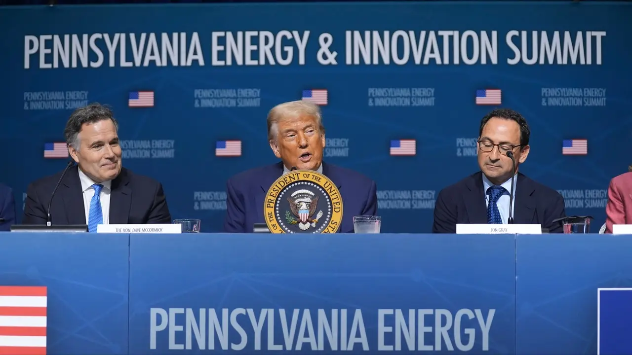 Trump rekor paraya yapay zeka üssü kuruyor 14 trump yapay zeka 1.webp