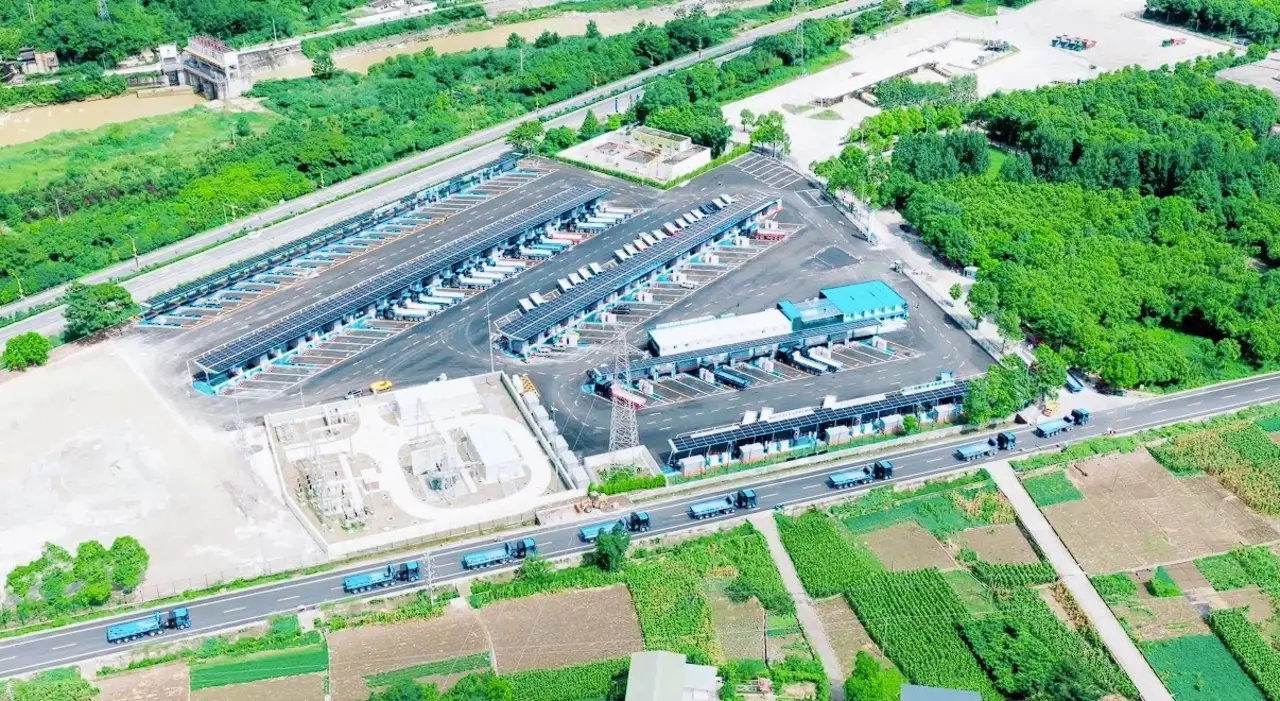 kamyon sarj istasyonu.webp