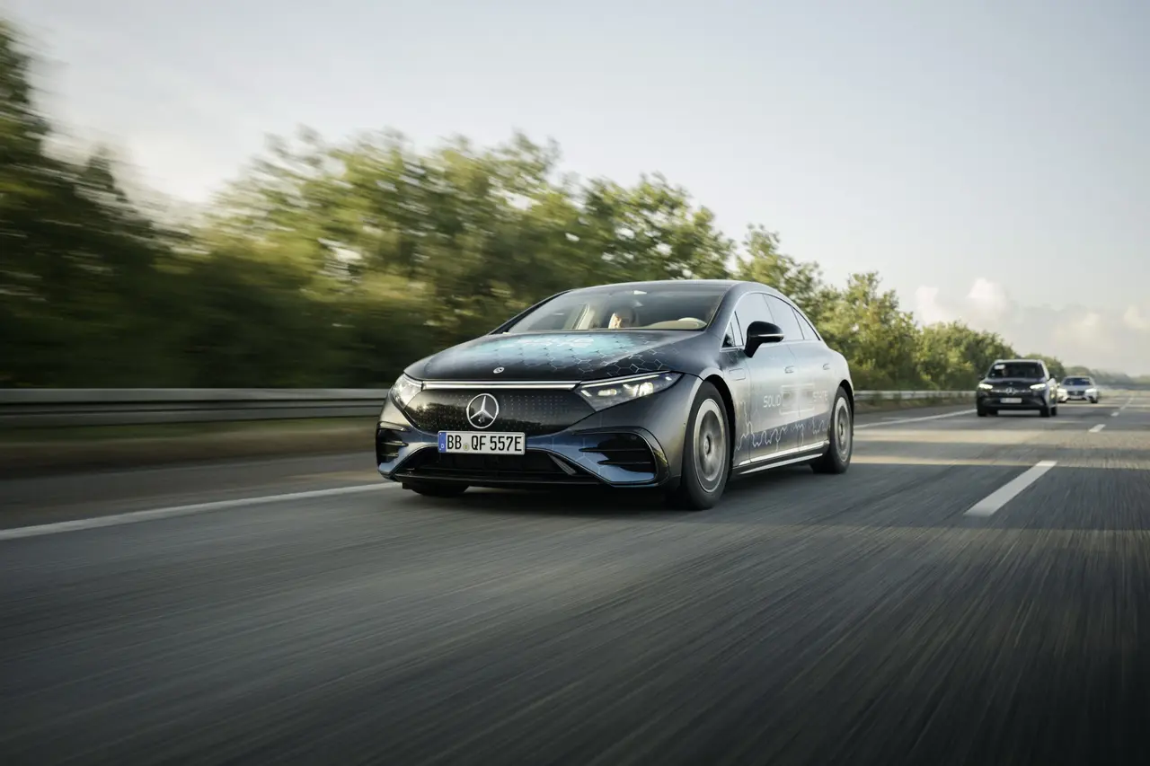 Mercedes Benz EQS kati hal bata.webp