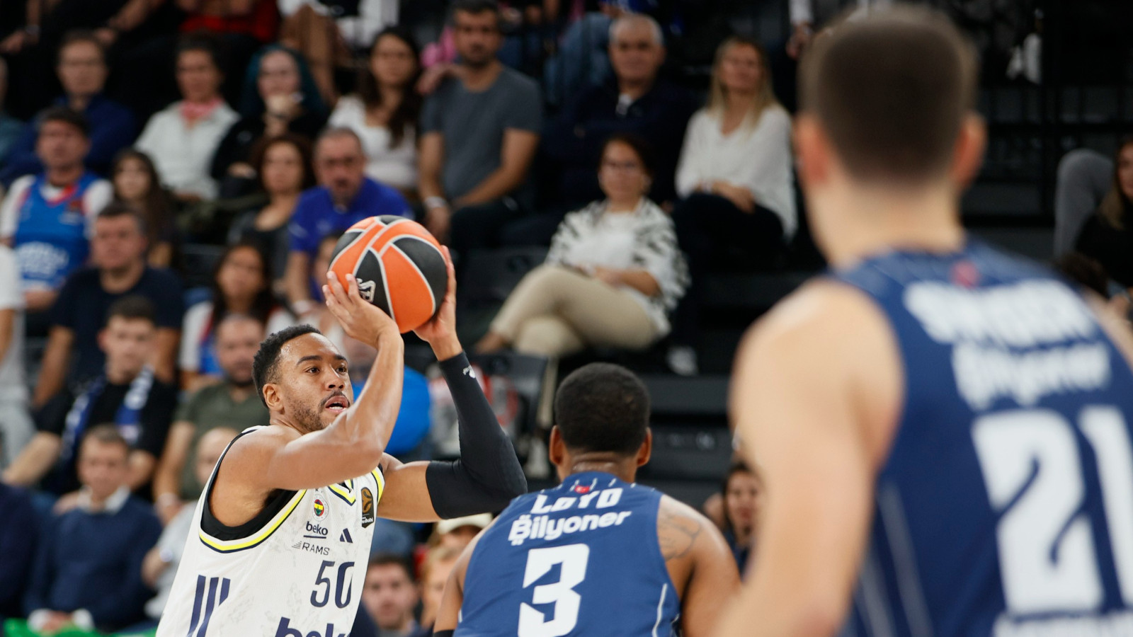 Anadolu Efes Karşısında İkinci Çeyrekte Üstünlüğü Kaptı 5 546560