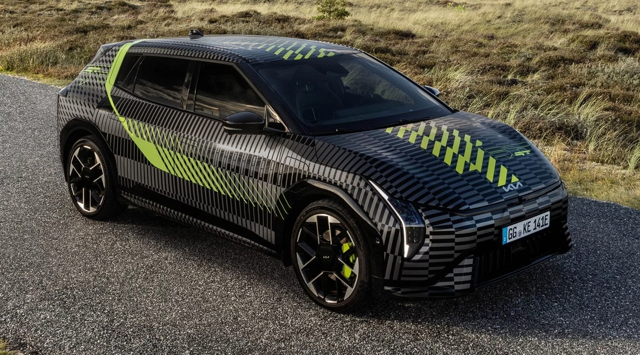 Yeni Kia EV4 GT geliyor: İşte tasarımı 5 Yeni Kia EV4 GT ortaya cikti 1