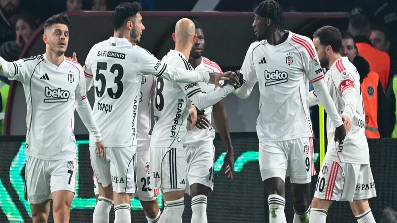 Derbi Öncesi Kameraların Karşısına Çıktı: Beşiktaş’tan Ayrılmaya Kapıyı Kapattı! 11 552946