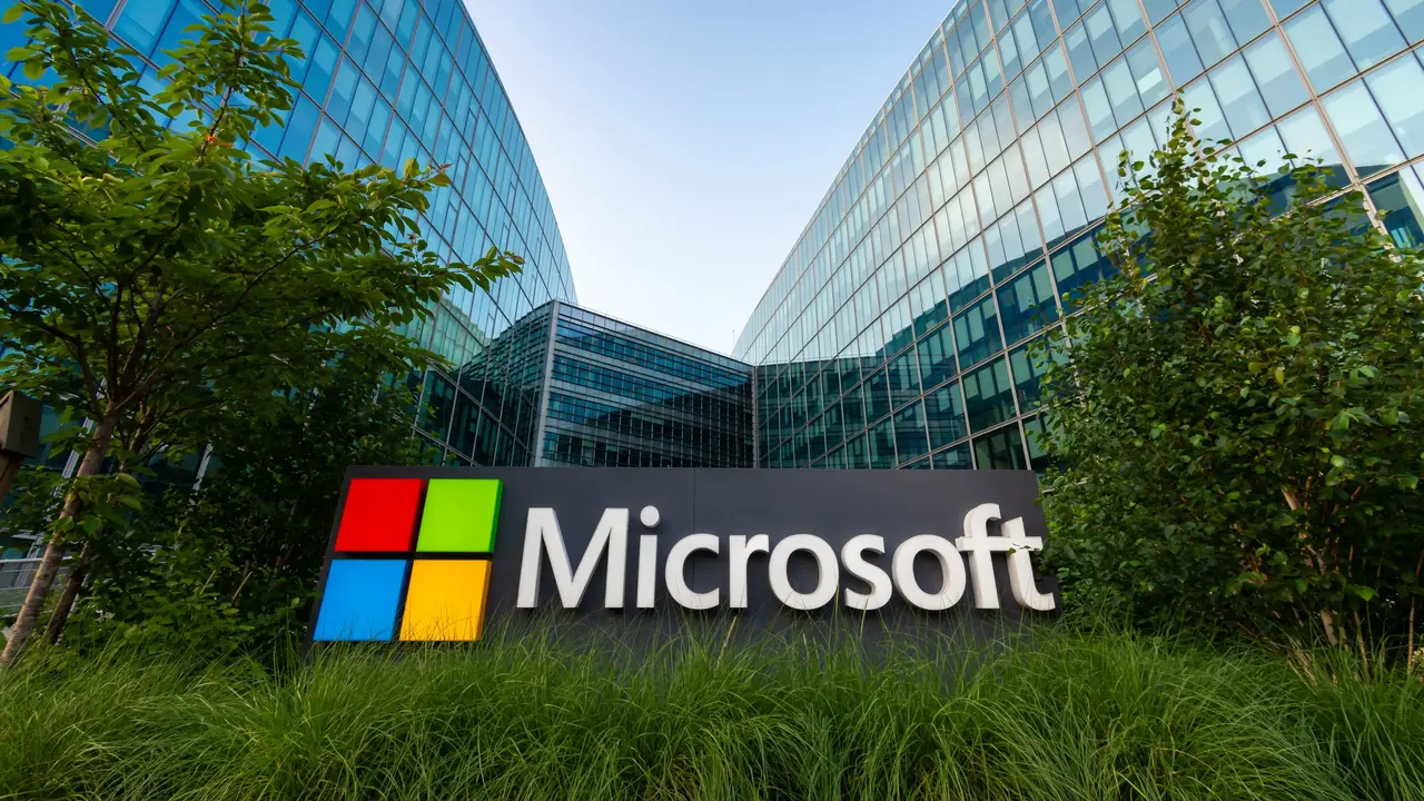 Microsoft C ve C++ Dillerini Tarihe Gömüyor! 3 Microsofttan 175 milyar dolarlik dev yatirim.webp