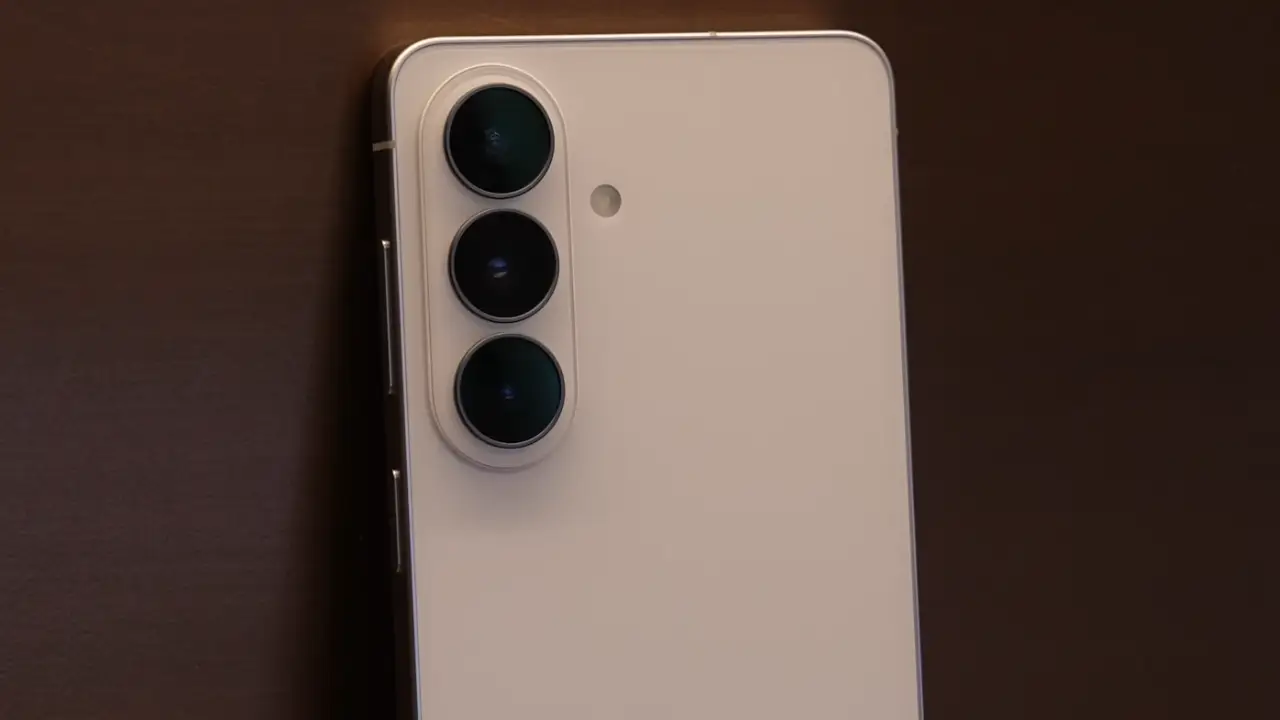 Samsung Galaxy S26 Plus Tanıtılı! İşte Özellikleri ve Fiyatı! 3 Galaxy S26 Plus.webp