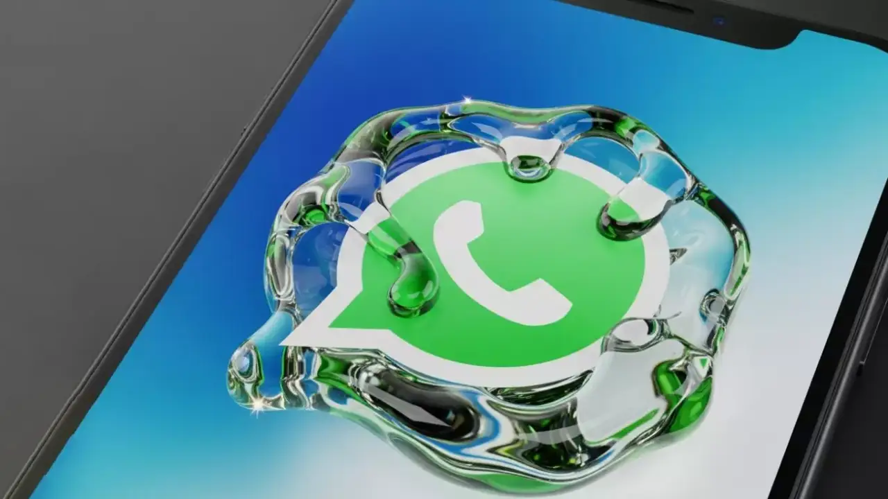 WhatsApp Liquid Glass.webp