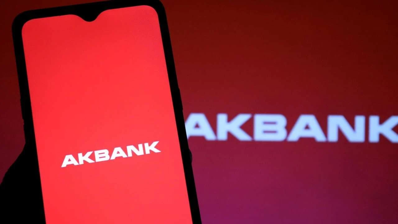 Akbank Çöktü! Akbank Neden Açılmıyor? 8 akbank coktu akbank neden acilmiyor.webp