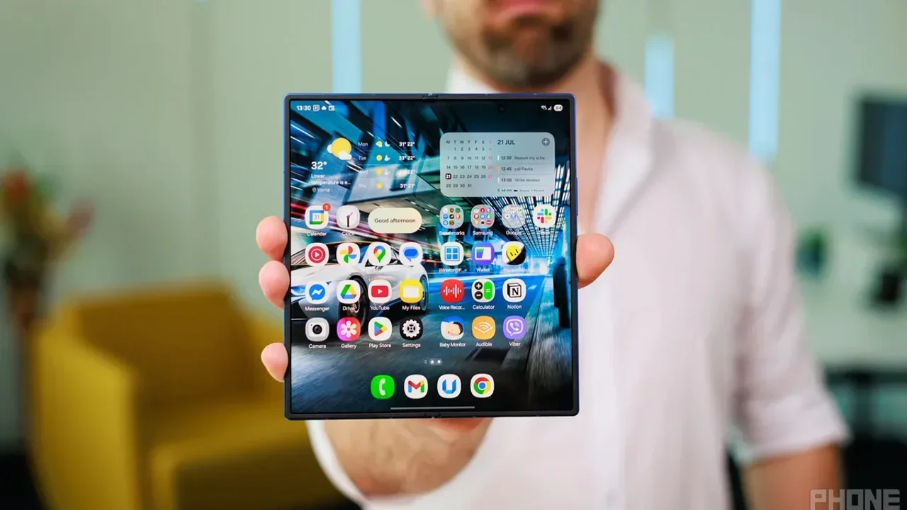 Samsung Galaxy Z Fold 8 ve Ultra Yan Yana Görüntülendi 9 samsung galaxy z fold 8 ve ultra yan yana goruntulendi.webp