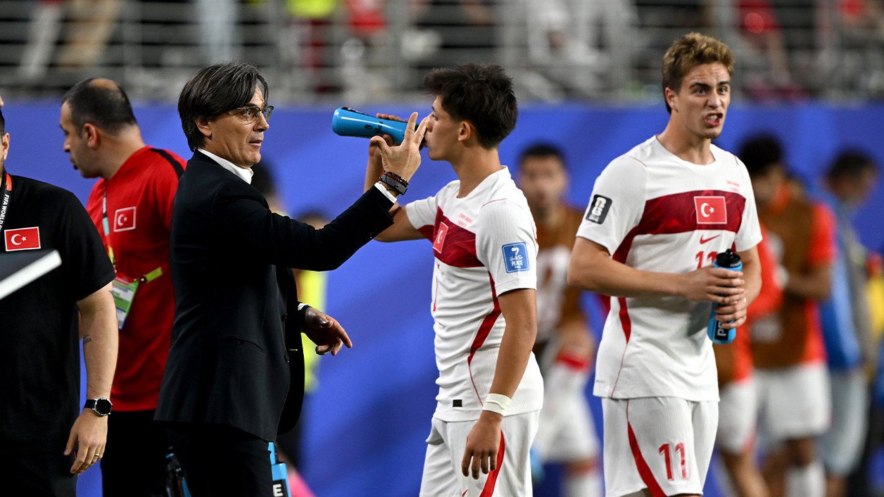 Montella, Paraguay maçında gördüğü sarı kartla Dünya Kupası tarihine geçti! 1 560593