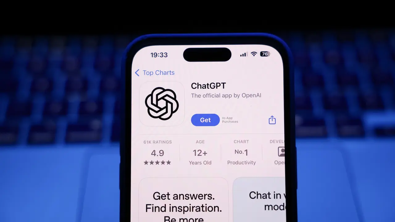 ChatGPT'nin Pabucu Dama Atılıyor - ShiftDelete.Net 12 chatgpt nin pazar payi ilk kez yuzde 50 nin altina dustu.webp