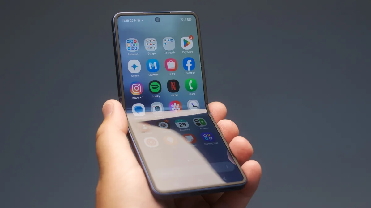 Samsung Galaxy Z Flip8 Hangi Ülkede Exynos 2600 Kullanacak? 11 samsung galaxy z flip 8in tasarim detaylari sizdi 2.webp