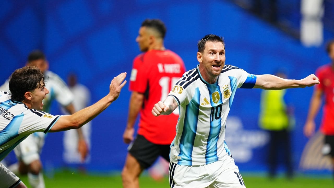 Messi önce yıktı sonra ayağa kaldırdı! Arjantin'den tarihi geri dönüş 3 561110