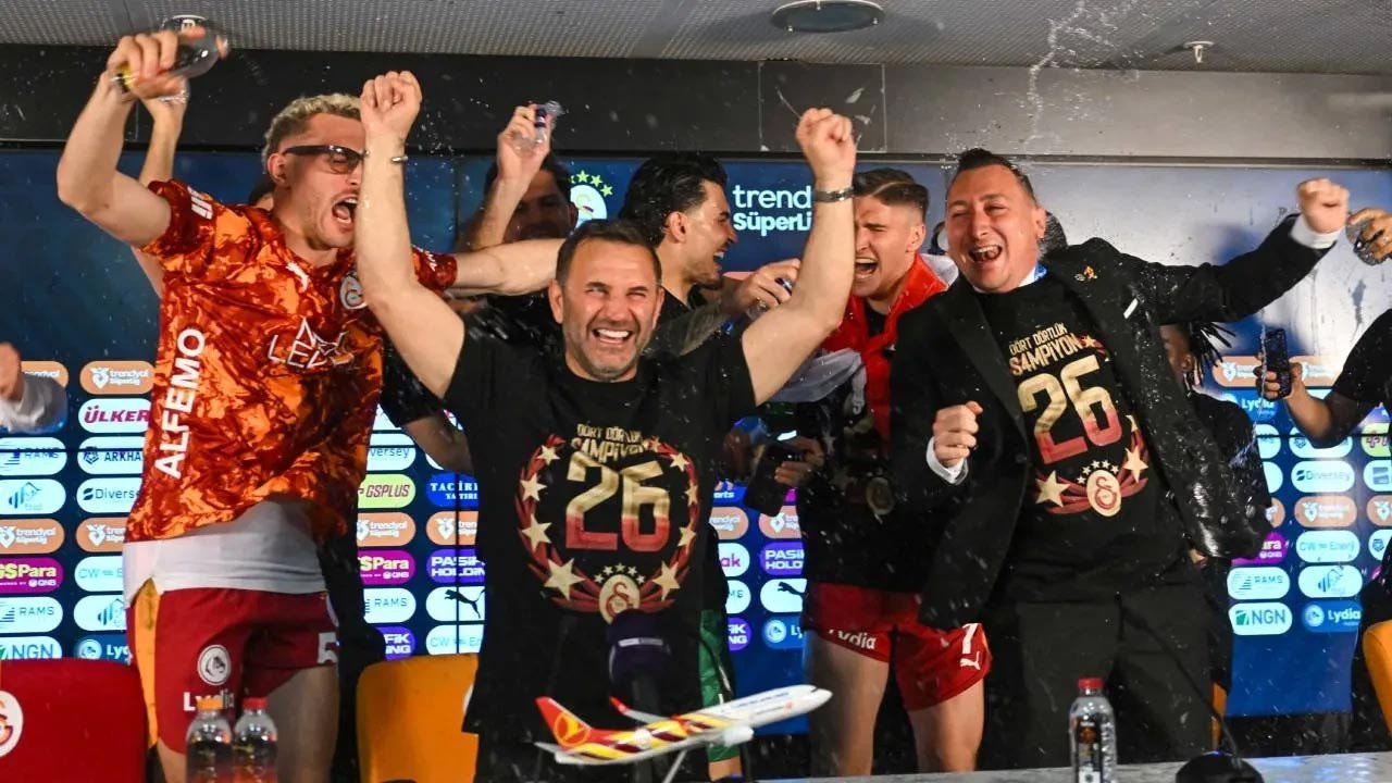 Okan Buruk Rekor Kırmaya Devam Ediyor! Galatasaray Tarihine Geçti 3 561332