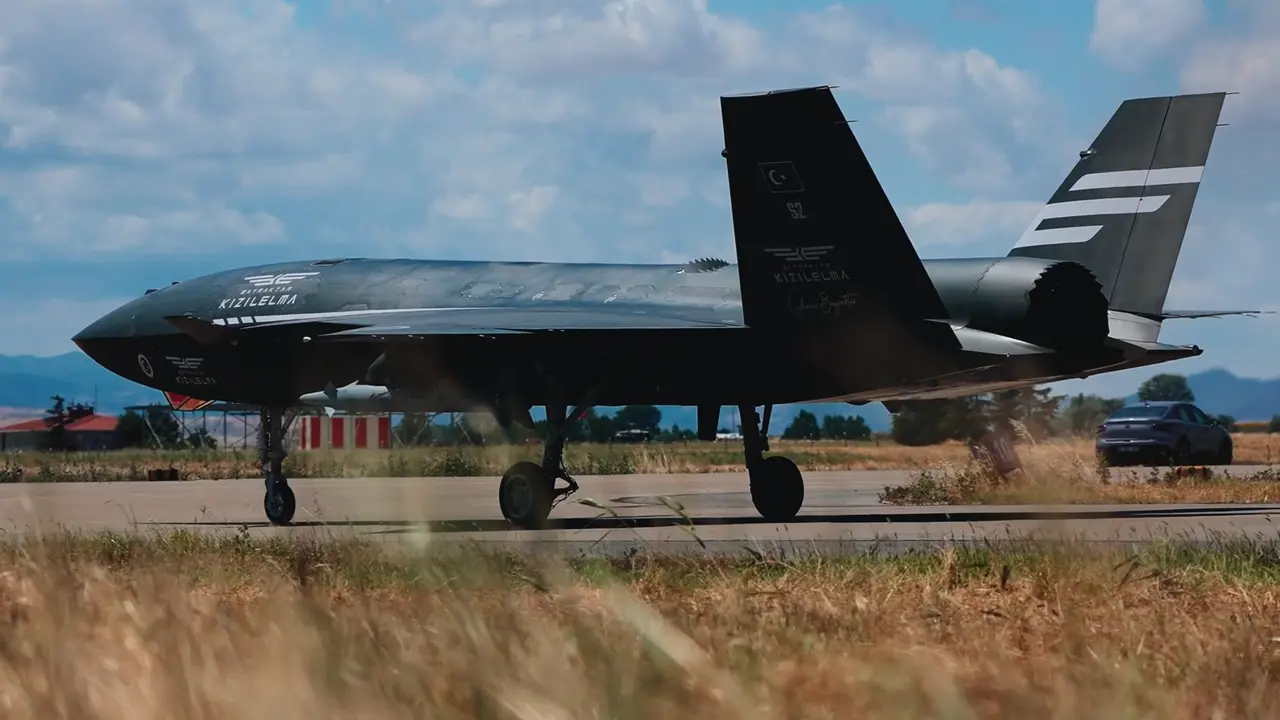 Bayraktar KIZILELMA, Süpersonik Füze JET-230 ile İlk Atışını Başarıyla Tamamladı 1 bayraktar kizil elma jet.webp