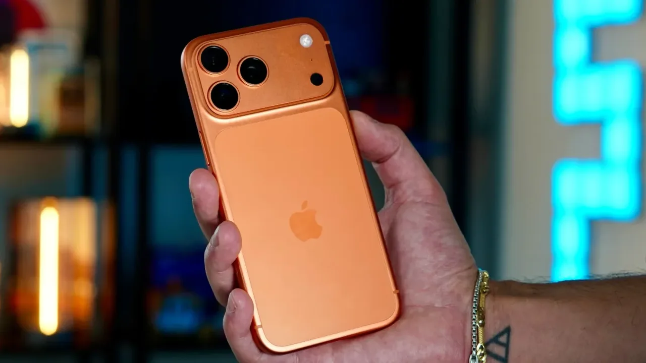 iPhone 17 Pro Max'i Gömdüler: 250 Yıl Sonra Açılacak 5 iphone 17 pro maxi gomduler 250 yil sonra acilacak.webp