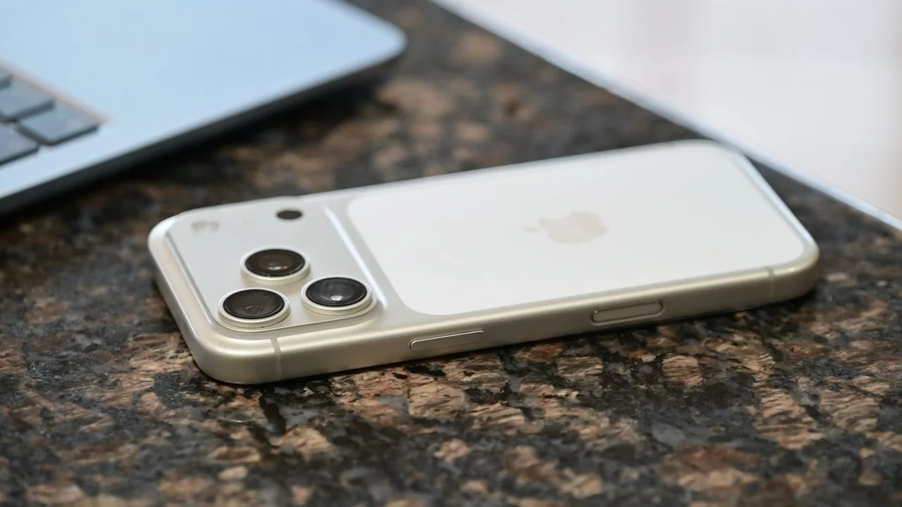 iPhone 18 Pro'da Kalınlık Artışı Bekleniyor 3 iphone 18 proda kalinlik artisi bekleniyor.webp